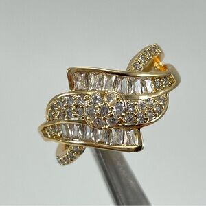 Rings Engagement Women’s Jewelry Round Baguette Cut Diamond CZ Gold Tone Plated
